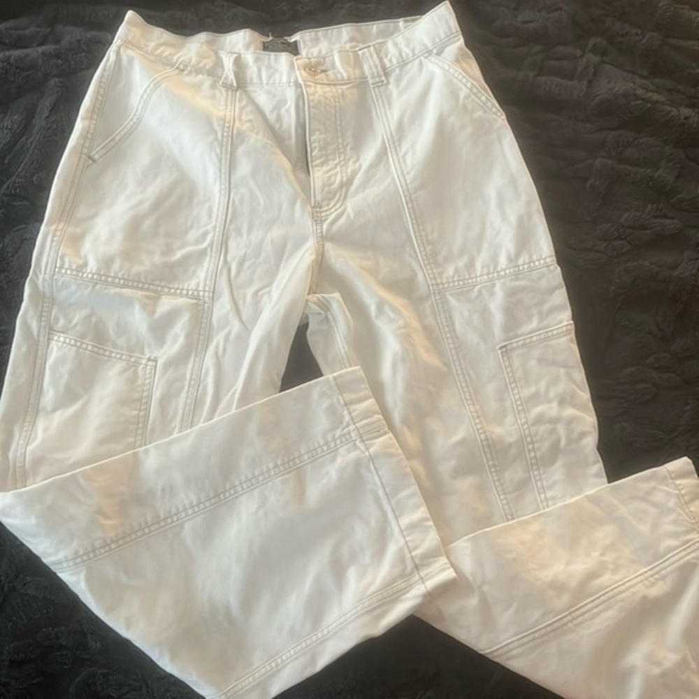 White Abercrombie cargo pants size 32